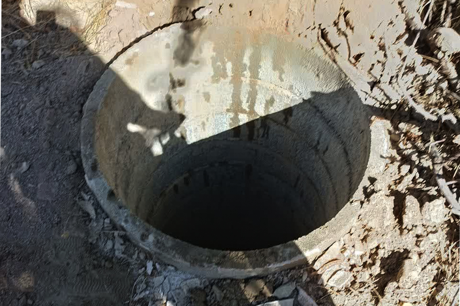 انسداد 96 حلقه چاه غیرمجاز توسط امور منابع آب فیروزکوه