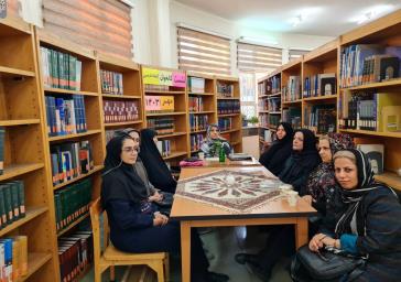 برگزاری نشست کتاب‌خوان در کتابخانه عمومی امام خمینی (ره) شهرستان ری