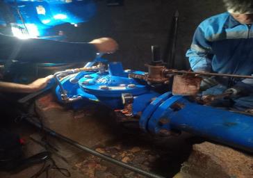 تعویض شیر کنترل دبی آب قیامدشت