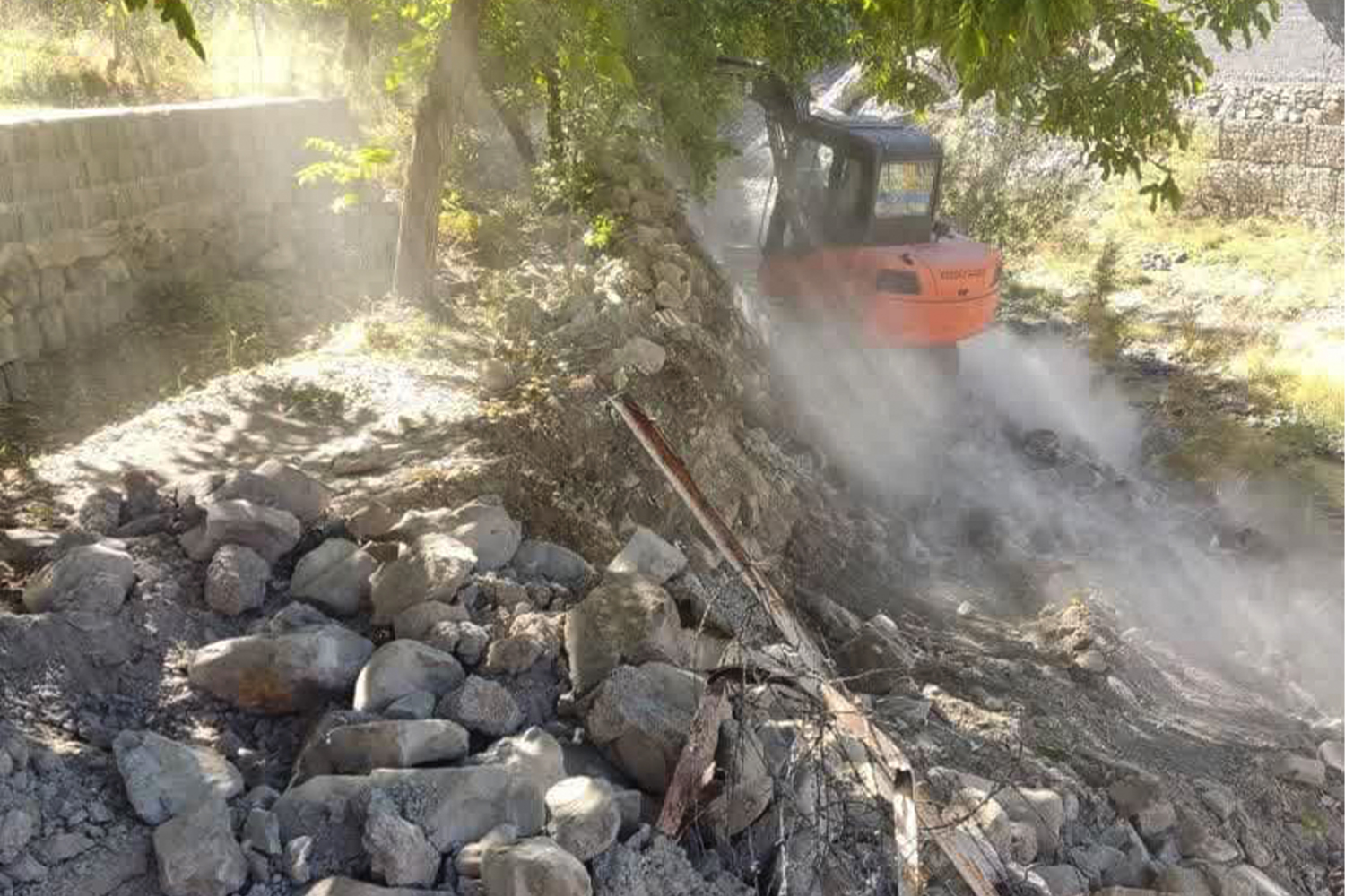 رفع تصرف 5 هزار متر مربع  ازاراضی حریم و بستر رودخانه تارود