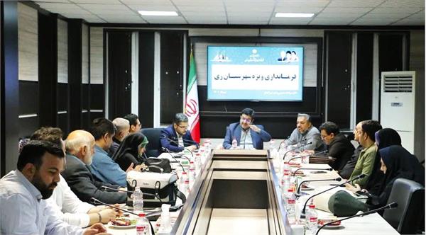 نشست فرماندار ویژه شهرستان ری با جمعی از خبرنگاران و اصحاب رسانه فعال در فضای مجازی