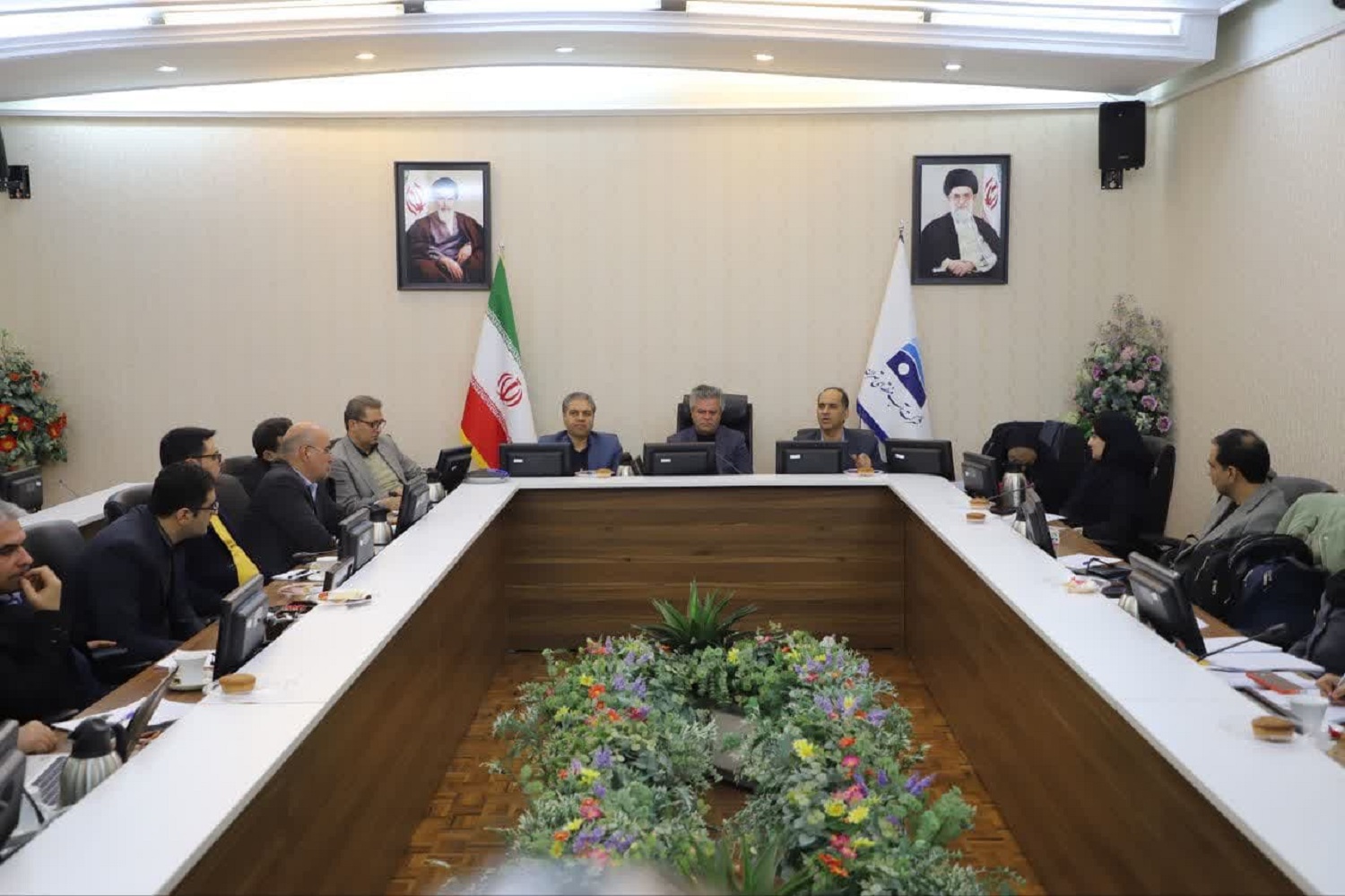 برگزاری نشست تخصصی حفاظت از کیفیت منابع آب در سطح حوضه آبریز فلات مرکزی و شرقی