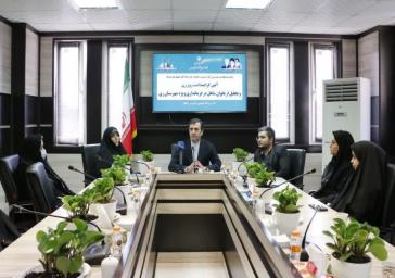 تجلیل فرماندار ویژه شهرستان ری از بانوان شاغل در فرمانداری بمناسبت روز زن