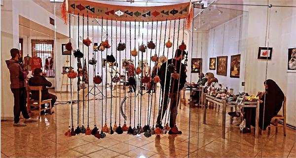 در جشن یلدای ری نمایشگاه صنایع دستی افتتاح شد