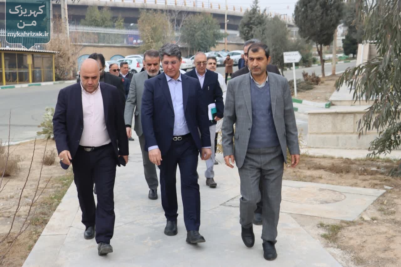 شهردار کهریزک از اداره پزشکی قانونی تهران بازدیدکرد