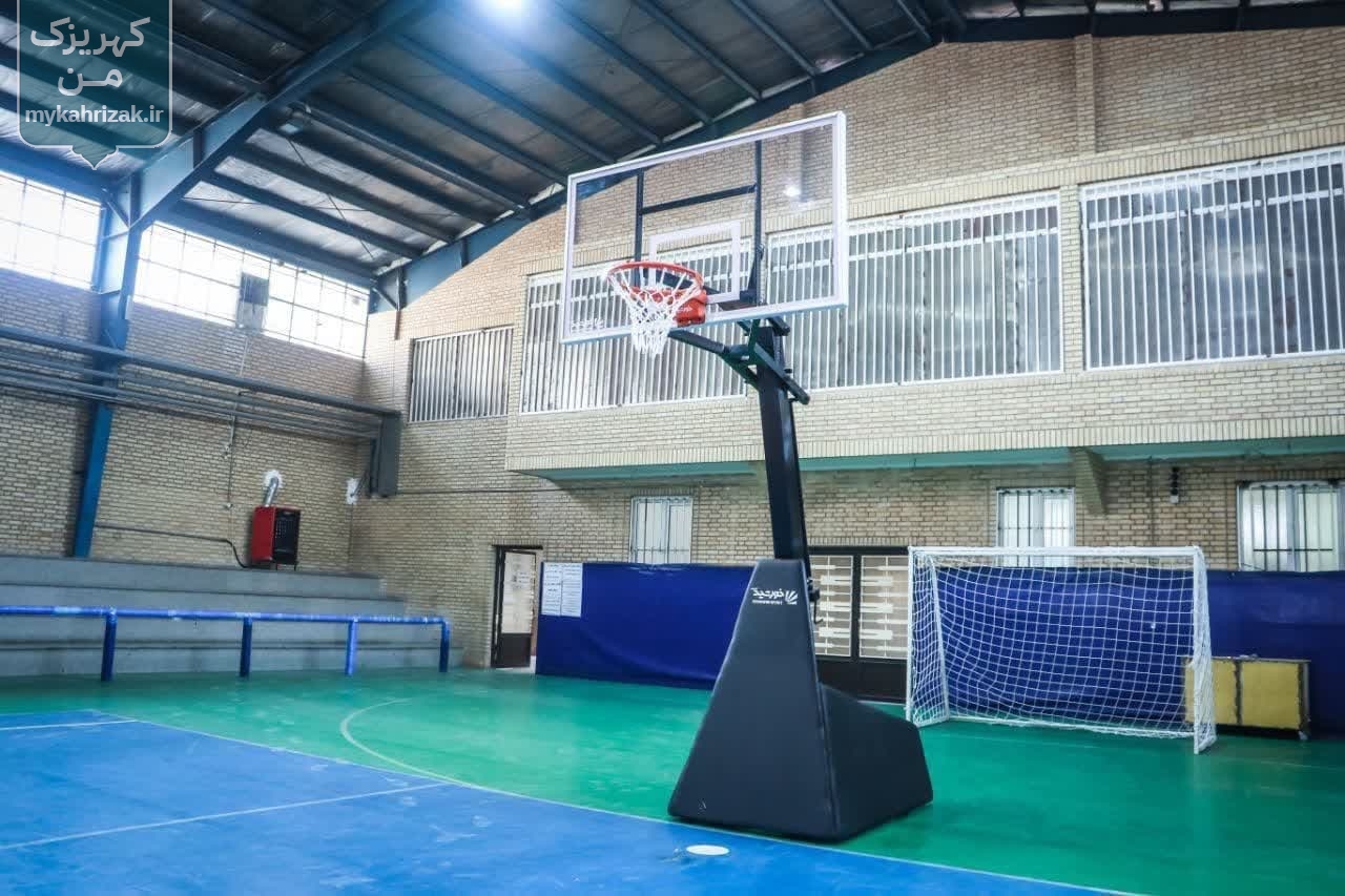 عکس|  تجهیزات ورزشگاه شهید قدیمی شهر کهریزک بروز رسانی شد