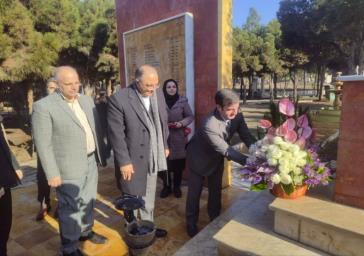 ادای احترام فرماندار ویژه شهرستان ری به مقام شامخ شهدای ارامنه در ایام سال نو میلادی