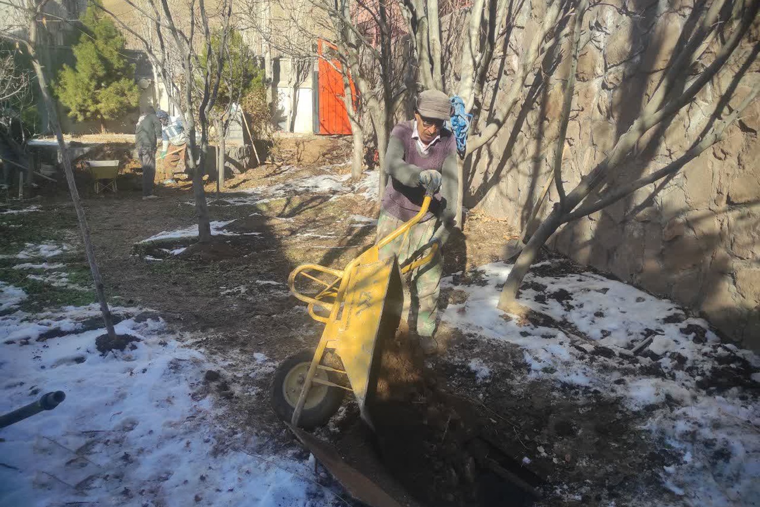 انسداد 30  حلقه چاه غیرمجاز در منطقه مشاء شهرستان دماوند