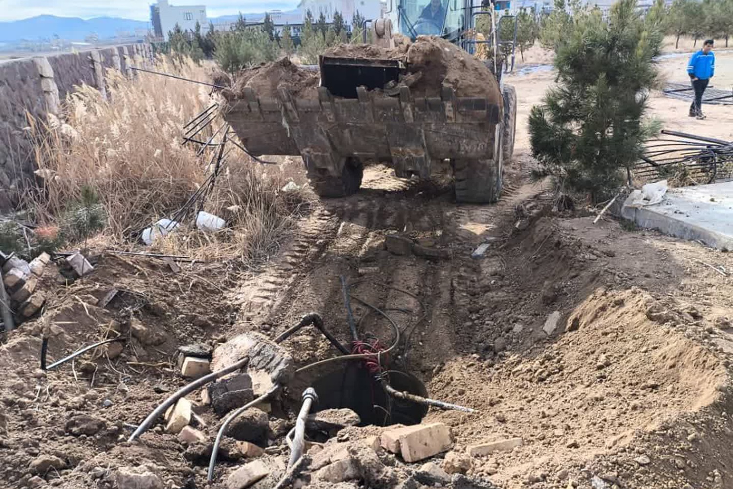 انسداد 5 حلقه چاه غیرمجاز در منطقه هاشمک سفید کمر شهرستان دماوند