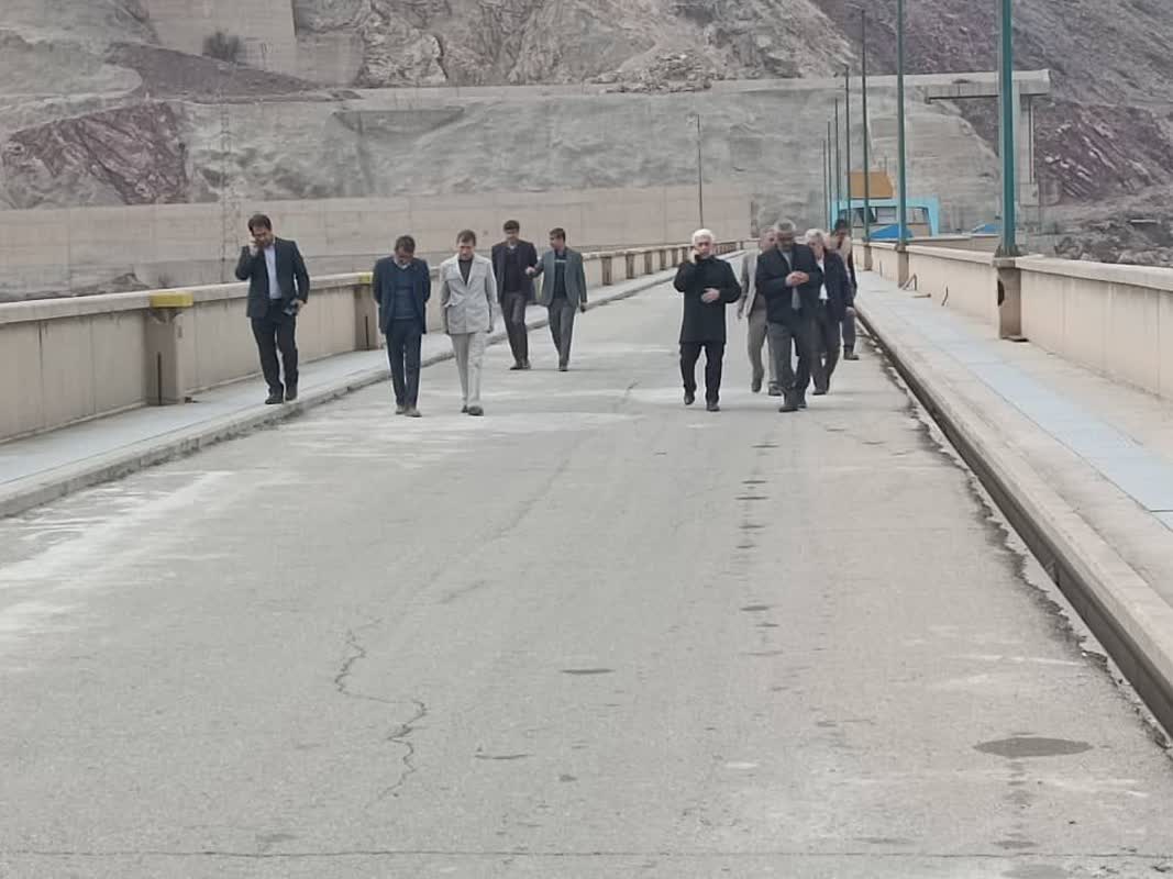 بازدید معاون وزیر نیرو و مدیرعامل شرکت آب منطقه ای تهران از  وضعیت آبی سد لتیان