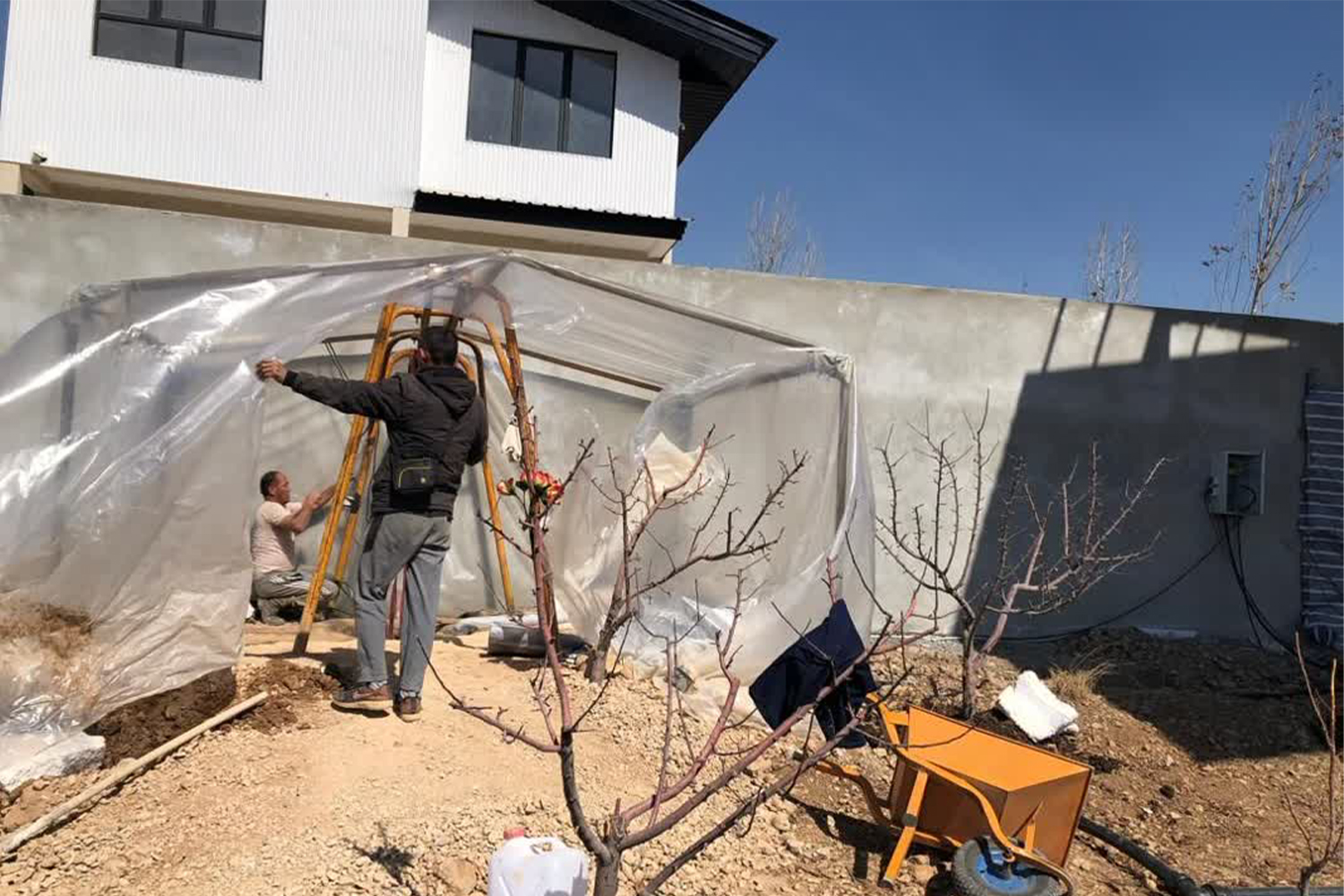 توقیف ادوات حفاری یک حلقه چاه غیر مجاز توسط امور منابع آب دماوند