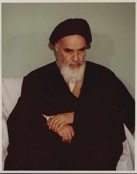 مدرسه فیضیه قم؛ ۱۳۵۷_ سخنرانی در جمع هزاران تن از بانوان قم