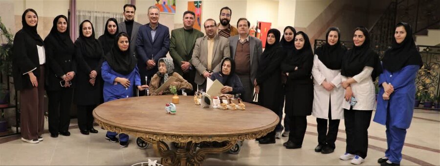 کرج | تکریم مادر "کوچکترین شهید" دوران دفاع مقدس