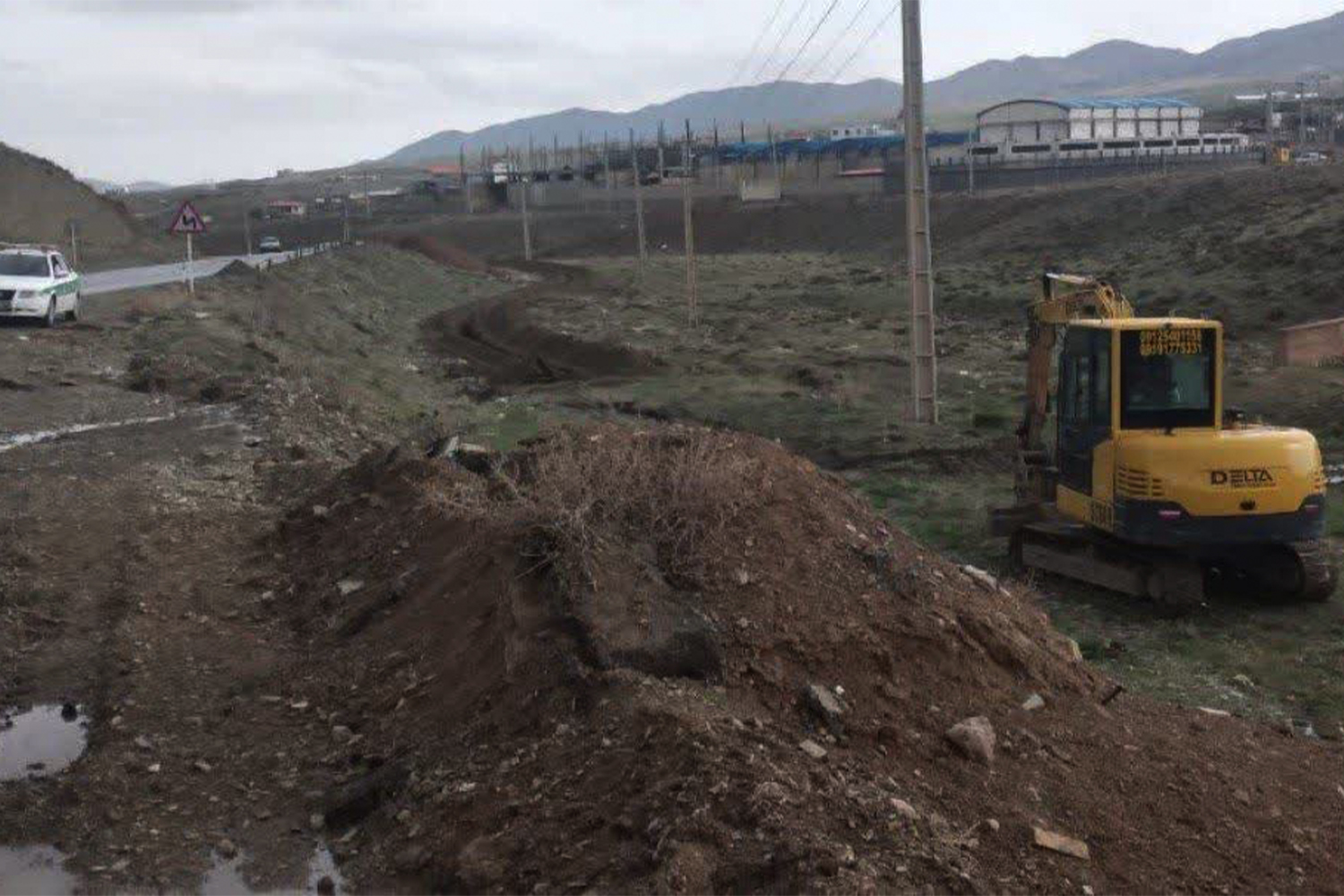 توقیف یک دستگاه حفاری غیر مجاز توسط امور منابع آب دماوند