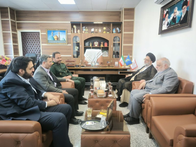 دیدار مسئولین ری با فرمانده سپاه شهرستان ری بمناسبت سالروز تأسیس سپاه پاسداران انقلاب اسلامی به فرمان امام خمینی(ره)، ح…