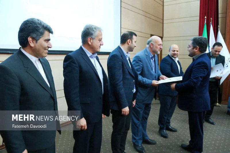 اداره‌ روابط عمومی فرمانداری ویژه شهرستان ری در جمع برترین های استان تهران همزمان با ایام هفته ارتباطات و روابط عمومی، …