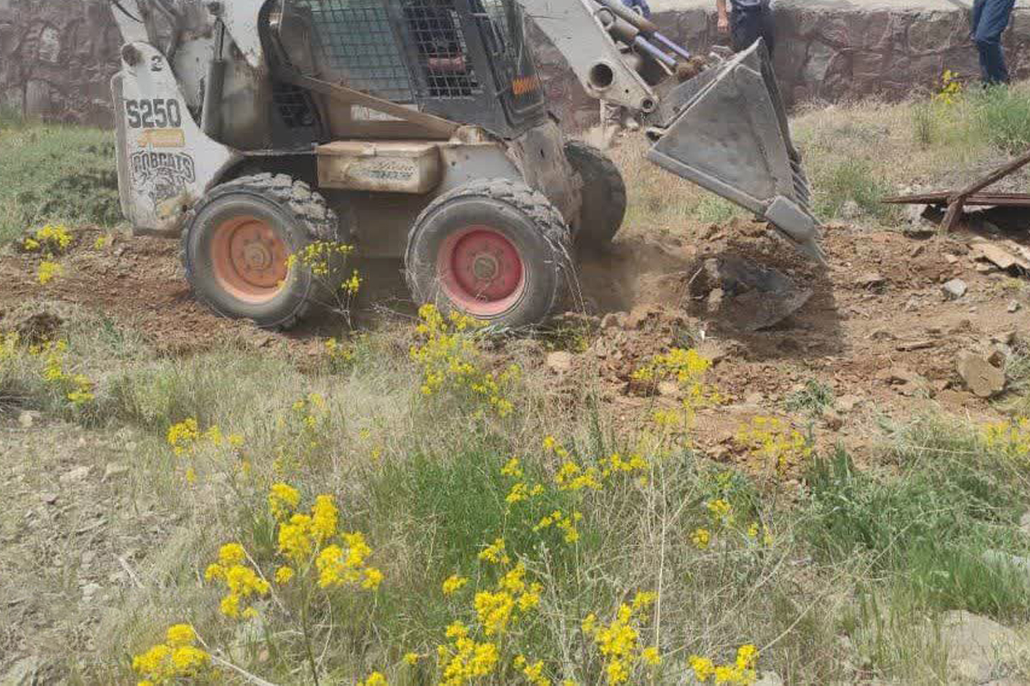 انسداد 26 حلقه چاه غیر مجاز توسط امور منابع آب دماوند