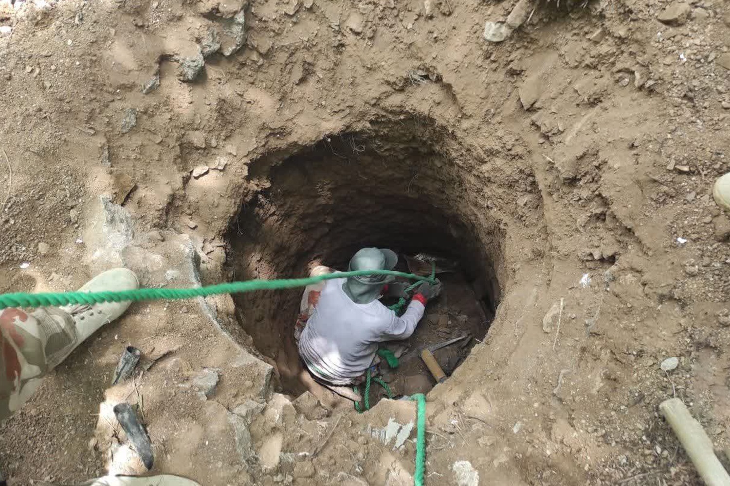 انسداد 8 حلقه چاه غیر مجاز توسط امور منابع آب دماوند