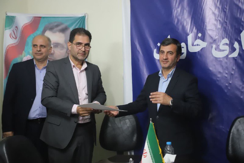 مراسم تکریم و معارفه بخشدار خاوران شهرستان ری برگزار شد مراسم تکریم و معارفه سرپرست بخشداری خاوران با حضور بیژن سلیمان …