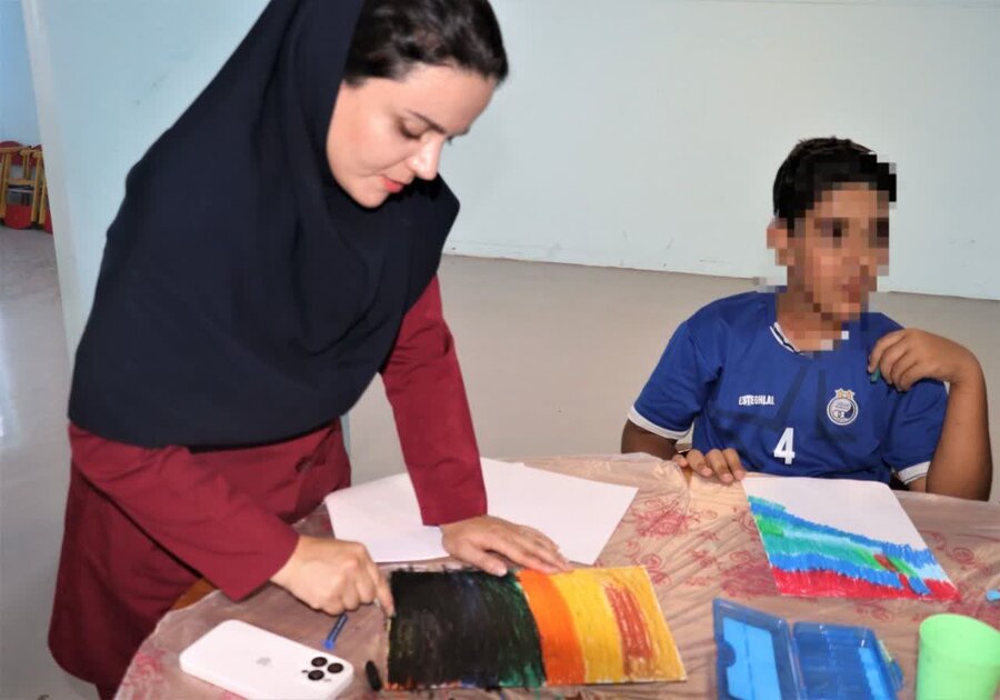 کرج | برنامه گروهی هنری اسکراچ‌بُرد در مرکز جامع نیلوفر کهریزک برگزار شد