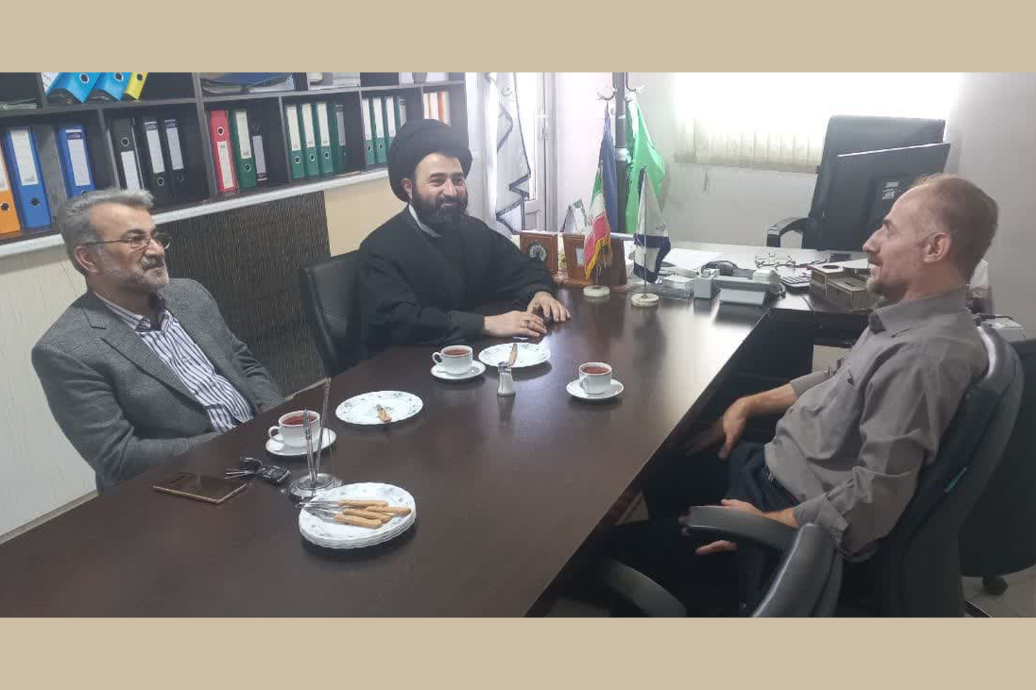 نشست مشترک مدیر امور منابع آب فیروزکوه با نماینده ولی فقیه و امام جمعه این شهرستان