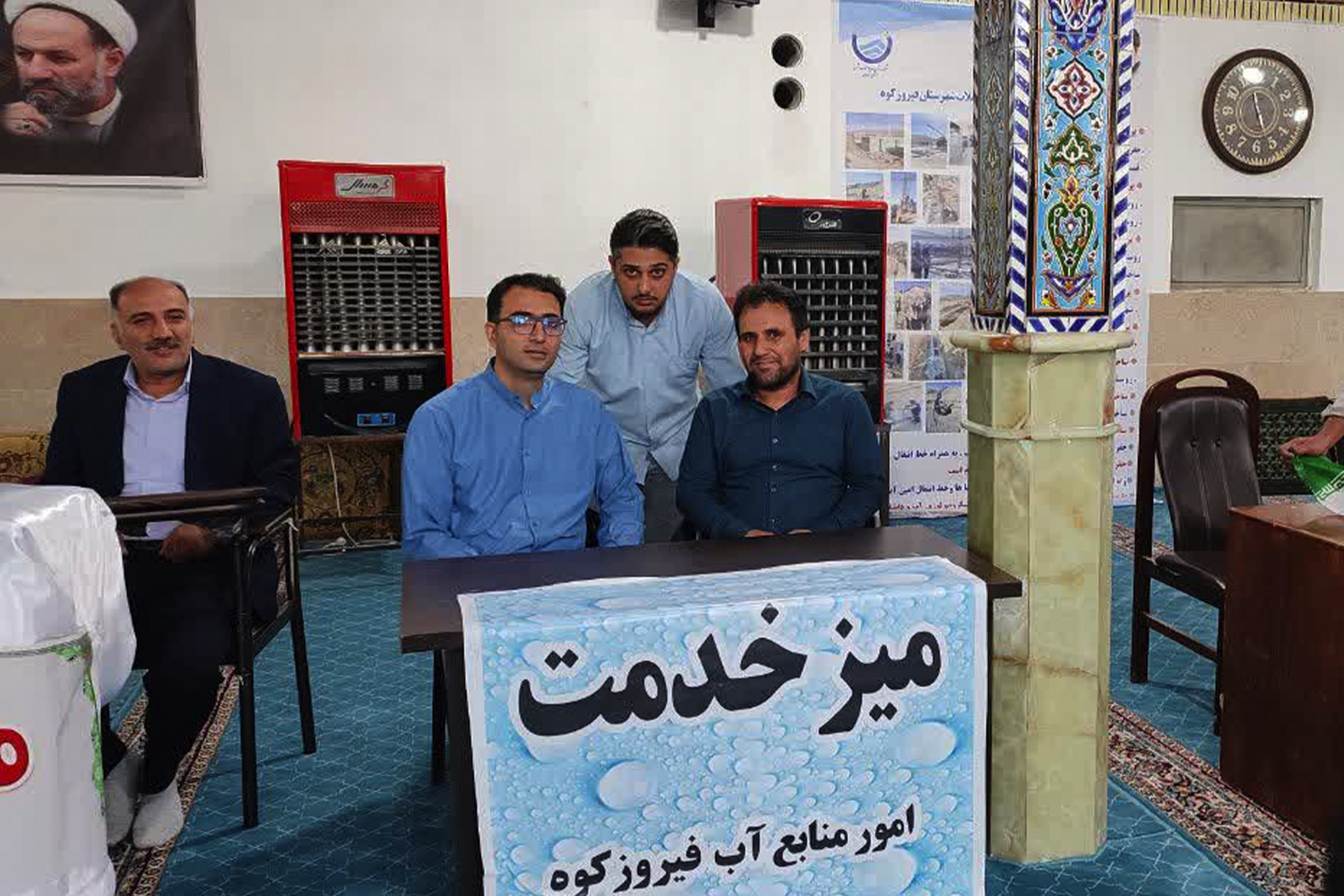 استقرار میز خدمت در مصلی شهرستان فیروزکوه