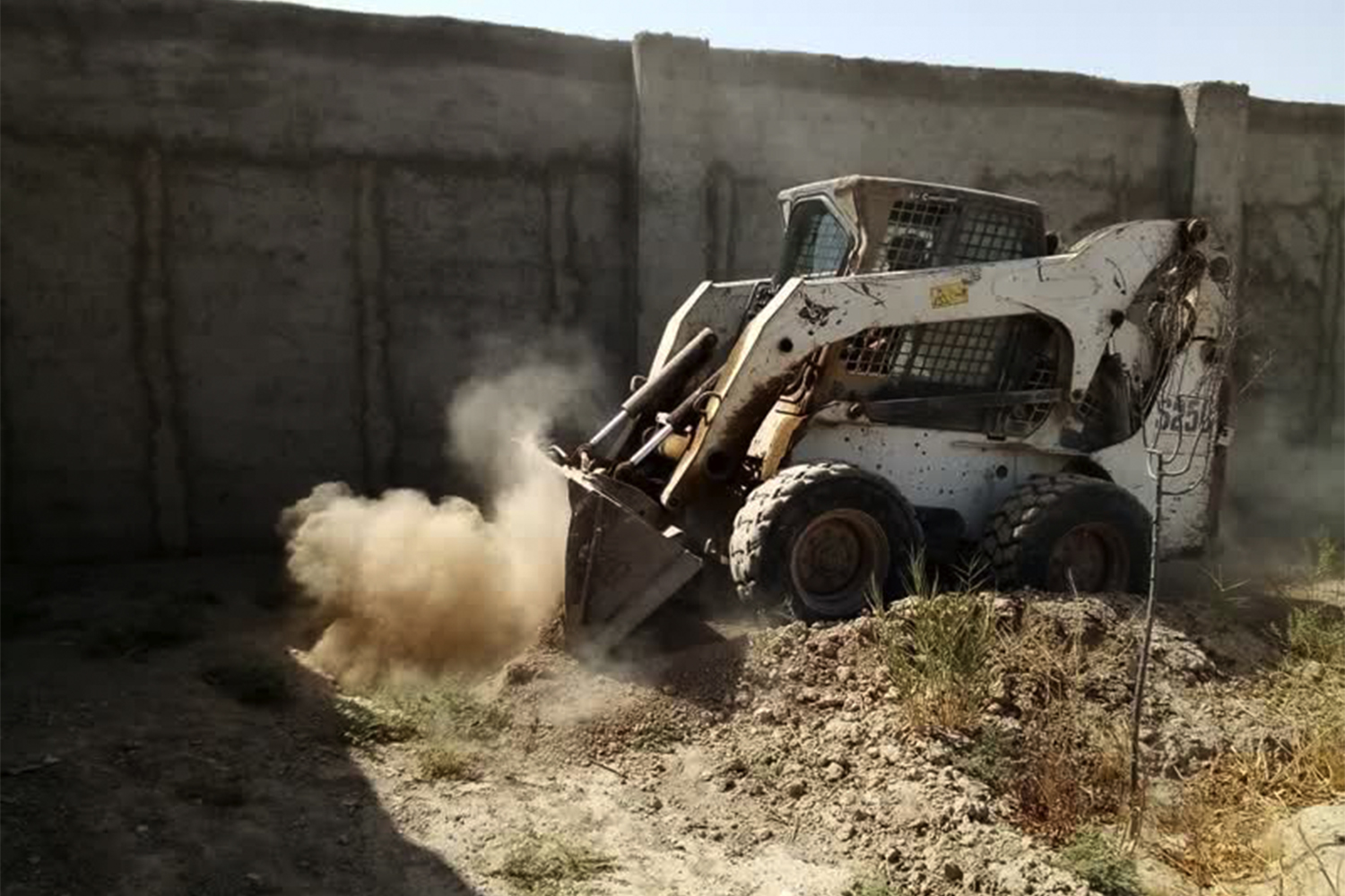 انسداد 14 حلقه چاه غیر مجاز توسط امور منابع آب رباط کریم