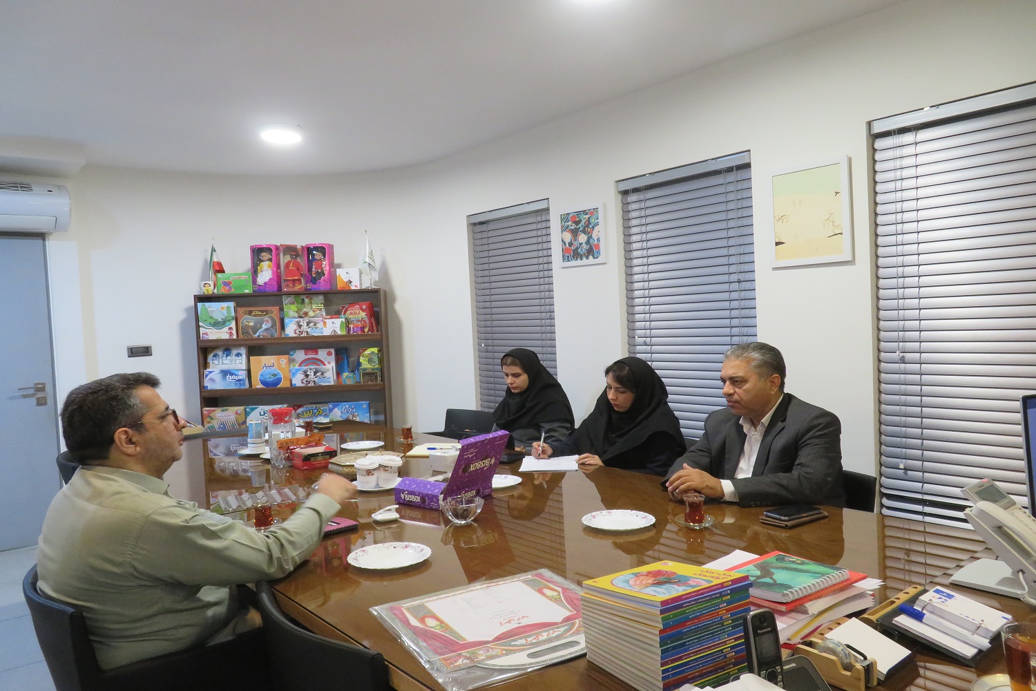 فرهنگ مصرف صحیح آب باید از سنین کودکی نهادینه شود / آب جایگزین ندارد