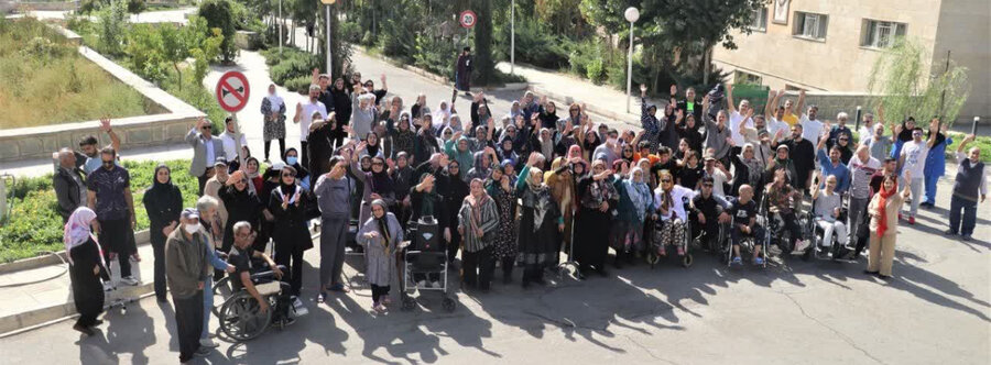 همایش پیاده‌روی و ورزش سالمندان در بوستان کهریزک برگزار شد